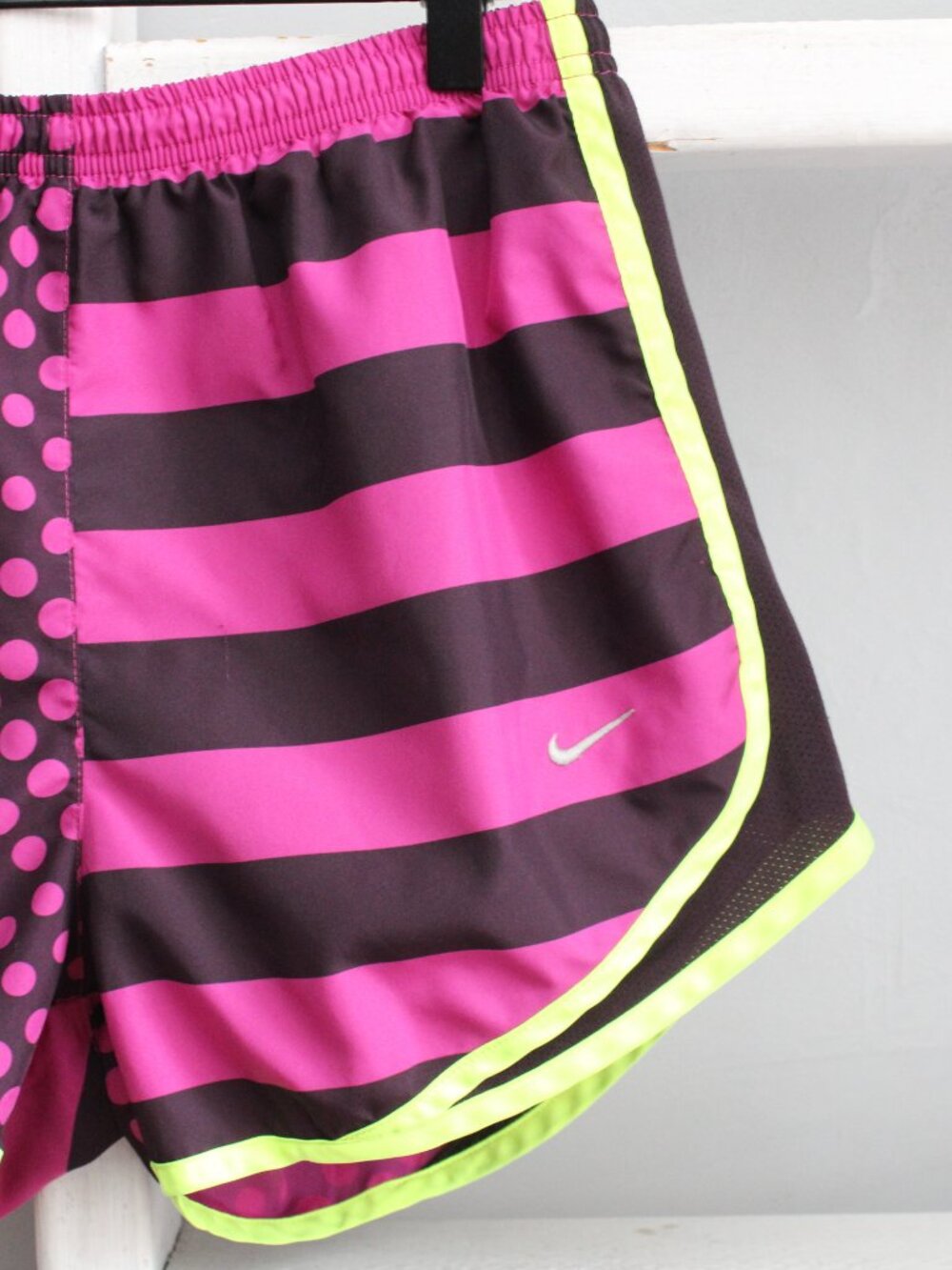 Nike Dry-Fit Mix Print Purple Pink Polka Dot Striped Running Shorts Size Small - Picture 3 of 7